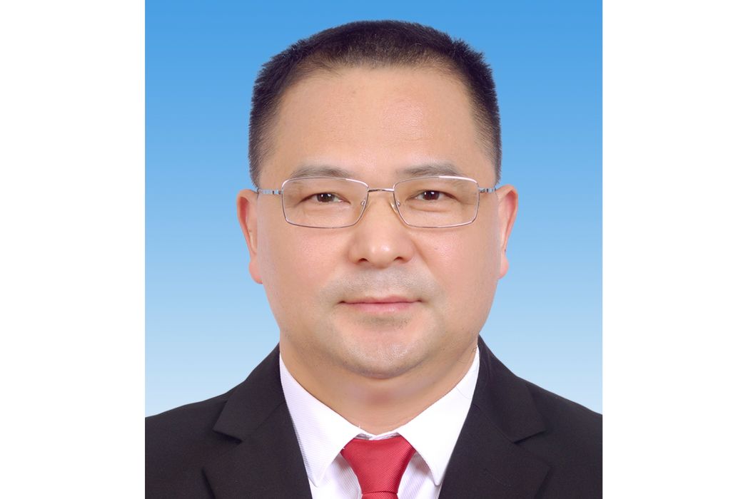曾德軍(珠海市不動產登記中心黨委委員、副主任) 曾德軍(珠海市不動產登記中心黨委委員、副主任)