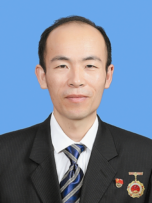 劉奎(大連華銳重工集團股份有限公司裝卸事業部鉚焊一班班長) 劉奎(大連華銳重工集團股份有限公司裝卸事業部鉚焊一班班長)