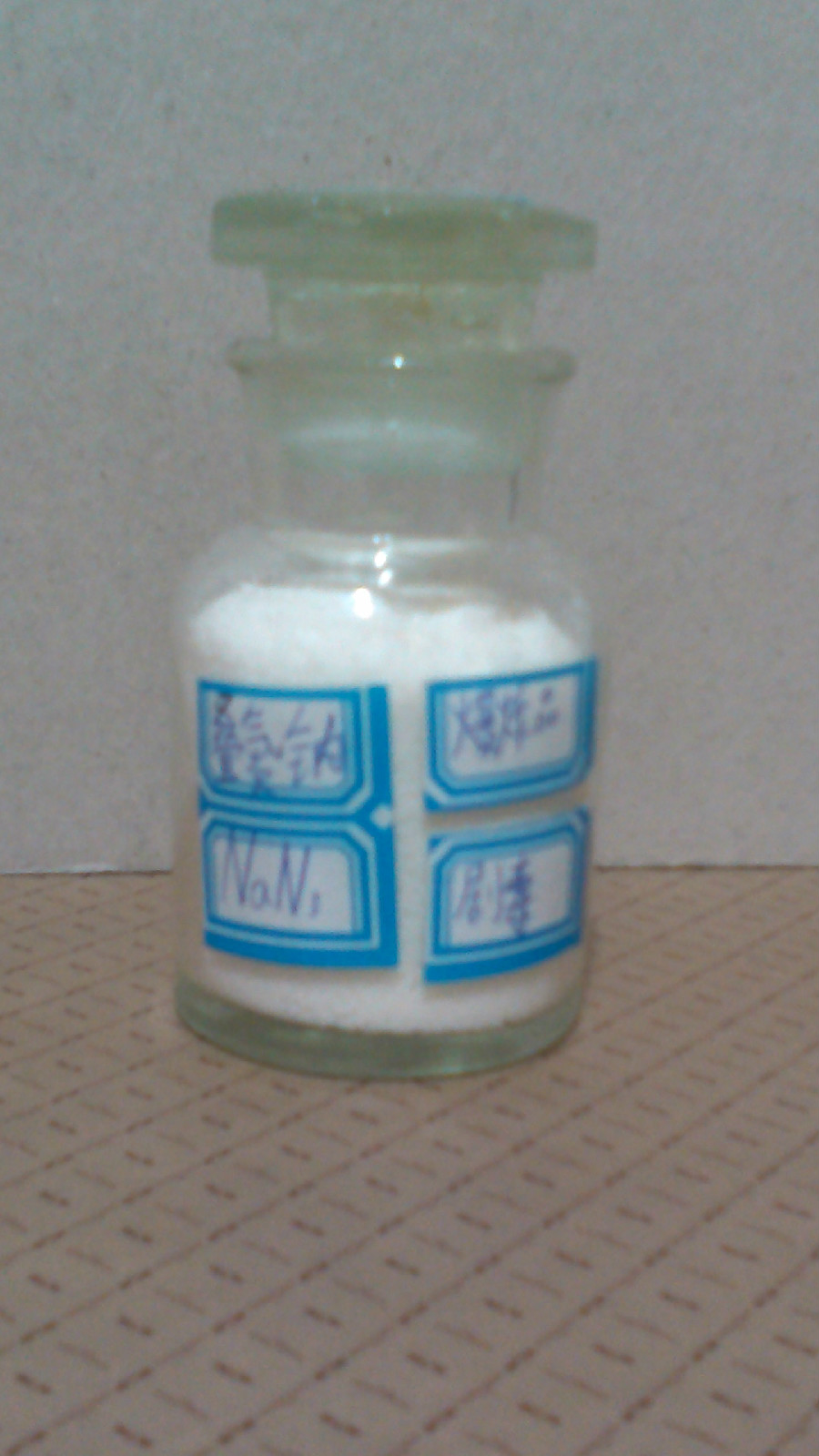 疊氮化鈉(NaN3)