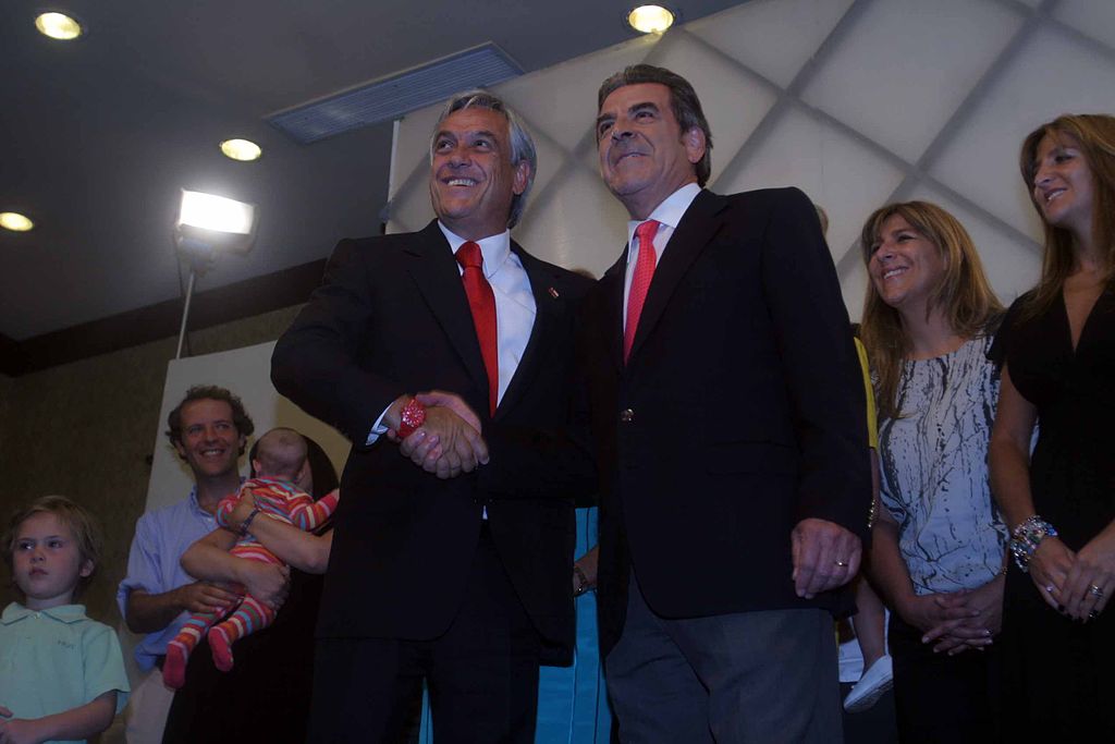 2010年，弗雷和當選總統皮涅拉