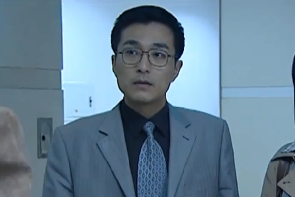 趙成松(懸疑劇《誰在你背後》中的虛構角色) 趙成松(懸疑劇《誰在你背後》中的虛構角色)