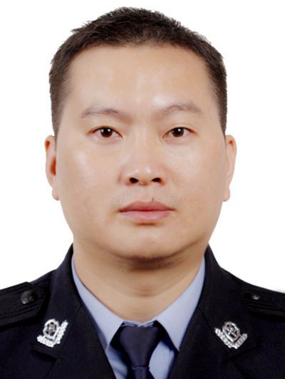 李旭(貴州省正安縣公安局黨委委員、副書記、政委) 李旭(貴州省正安縣公安局黨委委員、副書記、政委)