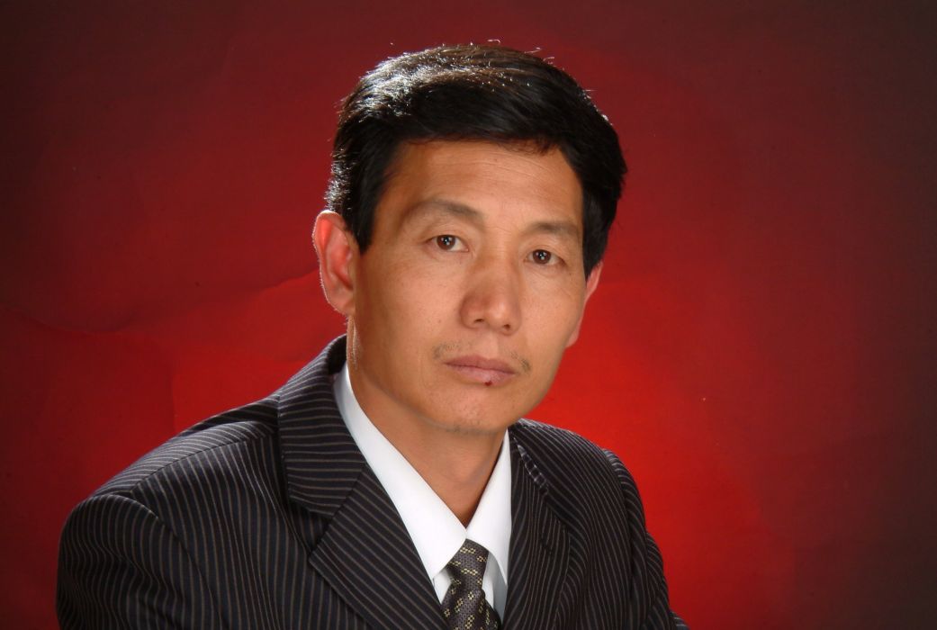余帥(中國男雜技演員) 余帥(中國男雜技演員)