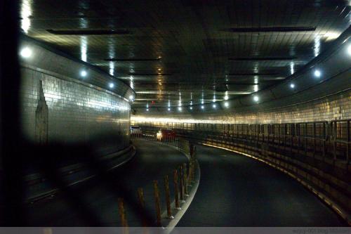 林肯隧道：穿越哈德遜河連線新澤西州威活肯市與曼哈頓中城