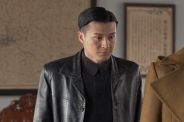 李同(抗戰劇《執著的追蹤》中的角色) 李同(抗戰劇《執著的追蹤》中的角色)