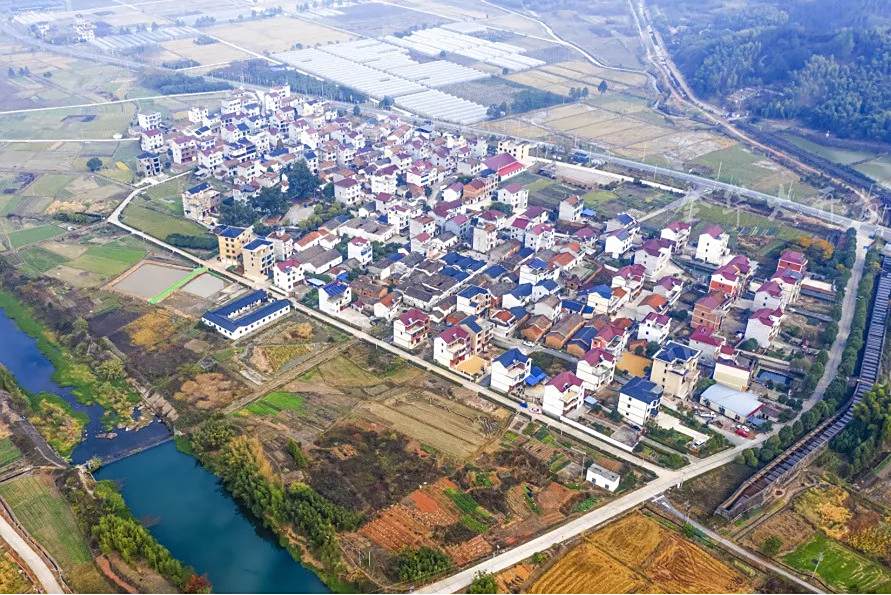 上葉村(浙江省金華市開發區湯溪鎮下轄村) 上葉村(浙江省金華市開發區湯溪鎮下轄村)