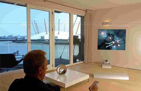 透明玻璃電視“Holoscreen”