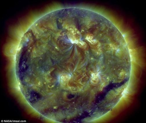 NASA公布的太陽風暴的照片