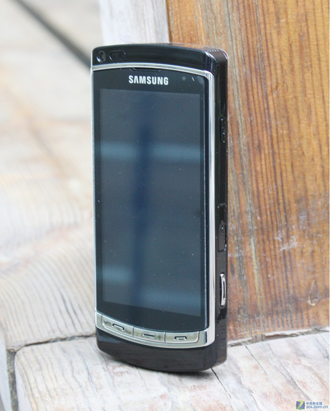 三星 I8910 HD 三星 I8910 HD