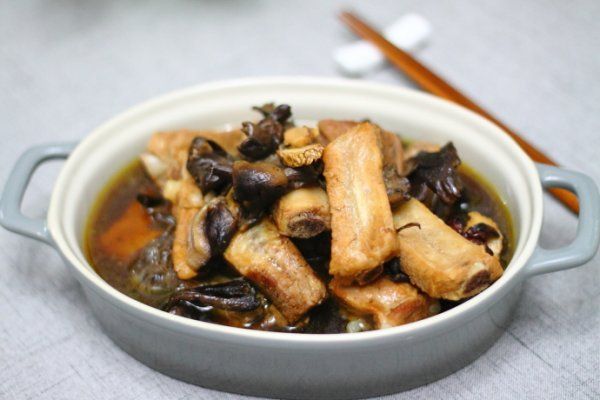 排骨燉口蘑 排骨燉口蘑