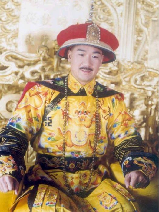 康熙(古裝電視劇《康熙微服私訪記第1-4部》中的男主角) 康熙(古裝電視劇《康熙微服私訪記第1-4部》中的男主角)