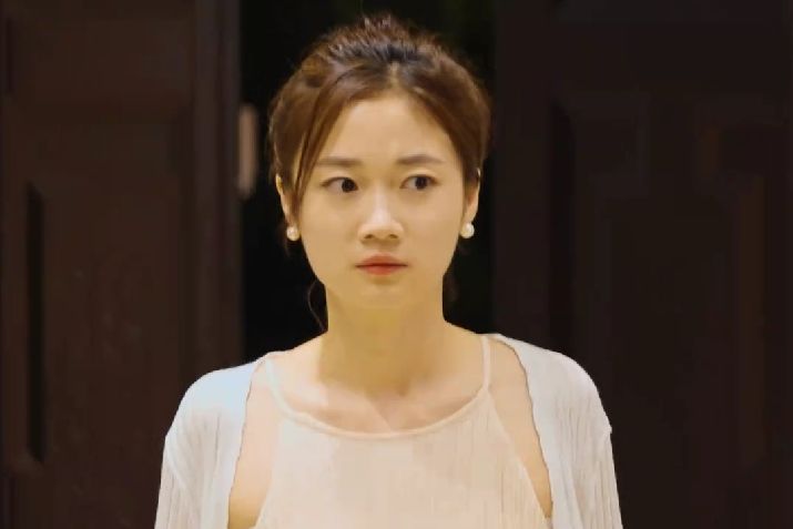 宋微微(網路微短劇《前妻不準逃》中的角色) 宋微微(網路微短劇《前妻不準逃》中的角色)