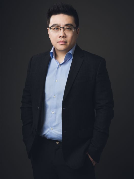 吳斌(上海新世紀大廈發展有限公司董事長、美國惠德地產總裁) 吳斌(上海新世紀大廈發展有限公司董事長、美國惠德地產總裁)
