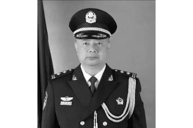 李小華(江西省景德鎮市公安局珠山分局新村派出所原三級警長) 李小華(江西省景德鎮市公安局珠山分局新村派出所原三級警長)