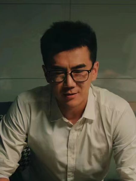 葉堅(懸疑喜劇電影《大項目》中的角色) 葉堅(懸疑喜劇電影《大項目》中的角色)