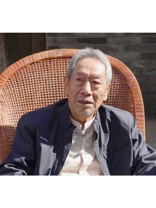 老族長(電視劇《懸鏡》中的角色) 老族長(電視劇《懸鏡》中的角色)