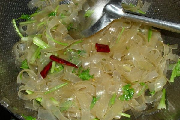 香菜炒寬粉 香菜炒寬粉