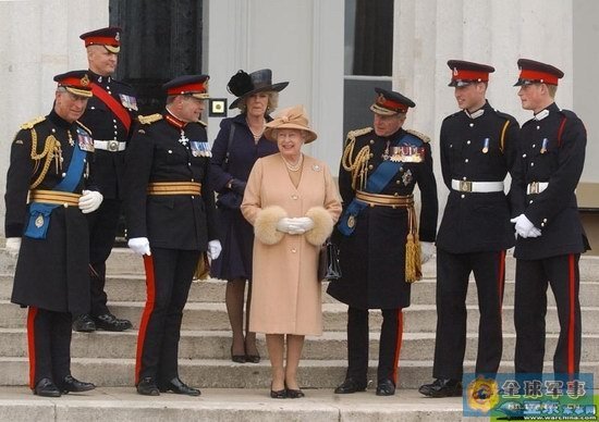 英國女王參觀學校