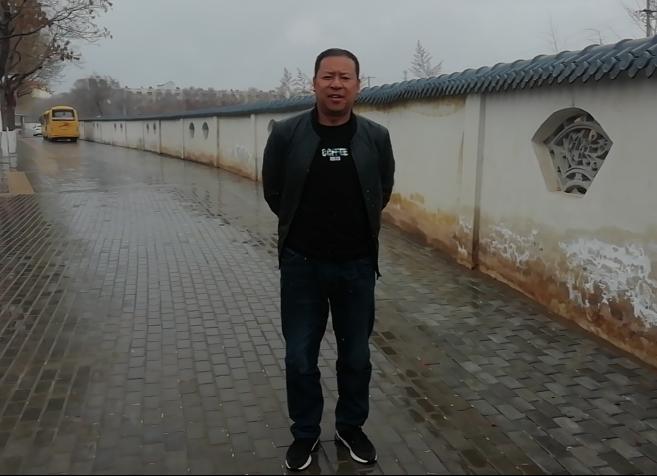 劉振華(固原市西吉縣王民鄉姚坡村扶貧工作隊員) 劉振華(固原市西吉縣王民鄉姚坡村扶貧工作隊員)