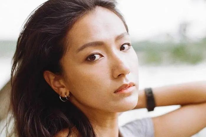 何希真 何希真