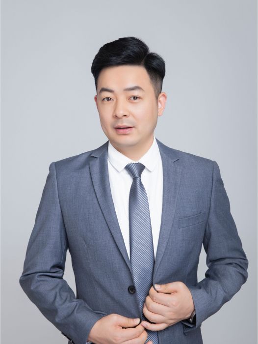 王員(陝西員明科技控股集團有限公司董事長、中國青年企業家協會會員) 王員(陝西員明科技控股集團有限公司董事長、中國青年企業家協會會員)