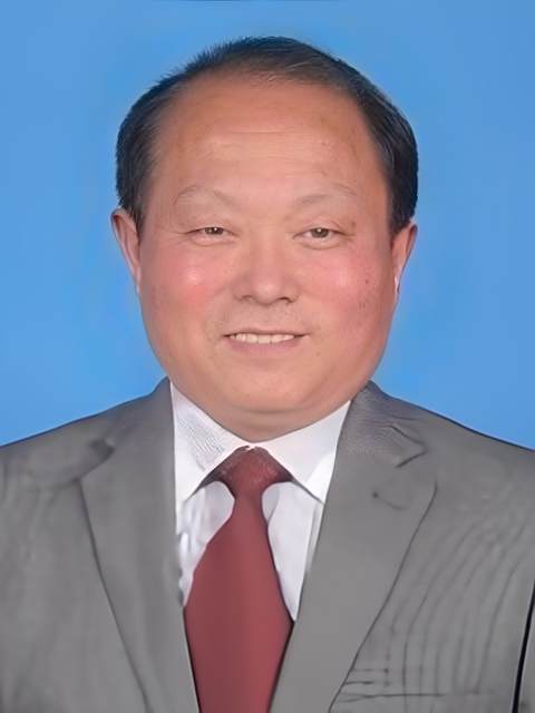 顧平(江蘇省東台市三倉烈士陵園原主任) 顧平(江蘇省東台市三倉烈士陵園原主任)