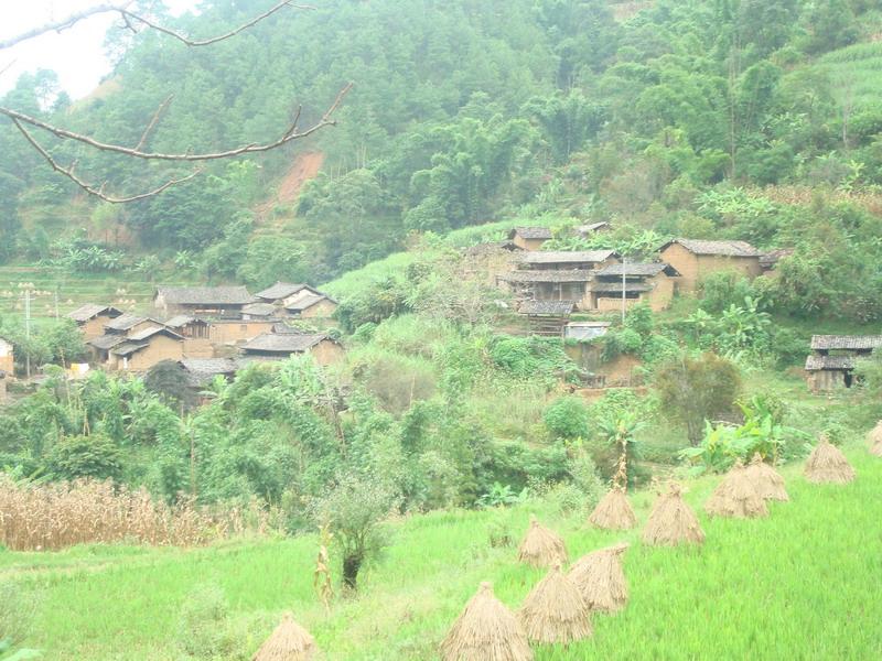 中普牙村