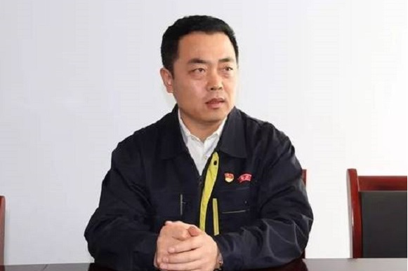 王力強(內蒙古魯花葵花仁油食品有限公司黨支部書記) 王力強(內蒙古魯花葵花仁油食品有限公司黨支部書記)