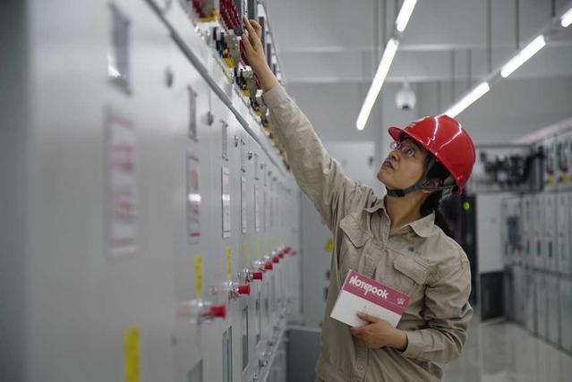 羅俊(連雲港供電分公司電力調控中心地區監控班長) 羅俊(連雲港供電分公司電力調控中心地區監控班長)