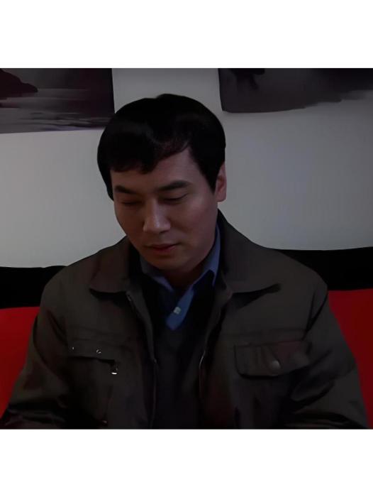 韓天明(都市劇《一生守護》中趙雪的丈夫,由白永成飾演) 韓天明(都市劇《一生守護》中趙雪的丈夫,由白永成飾演)