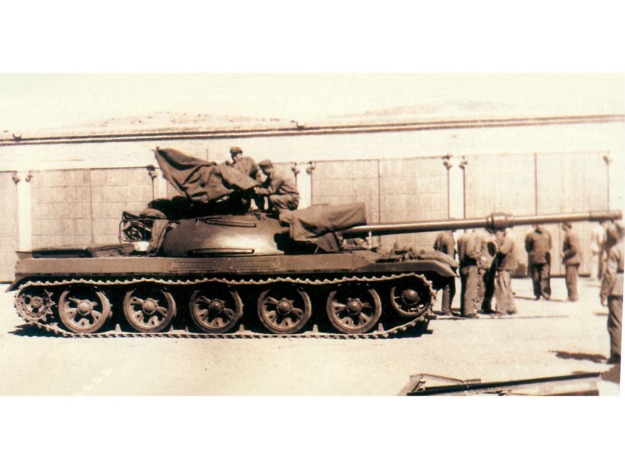 中國122式中型坦克樣車