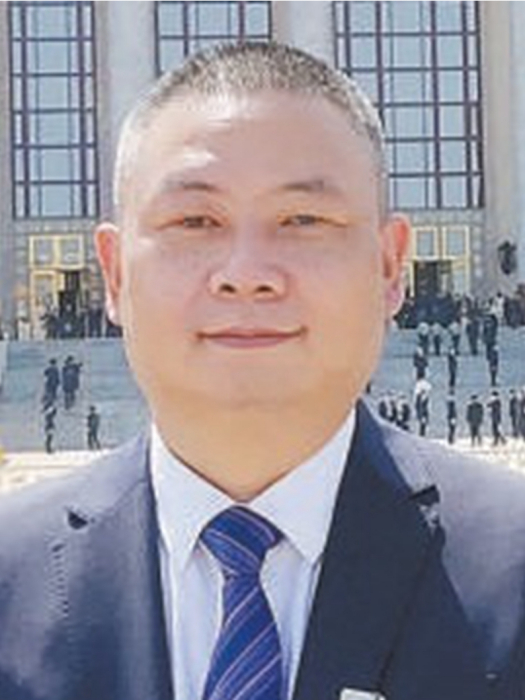 劉忠(第十四屆全國人大代表,四川凌峰航空液壓機械有限公司加工中心操作工) 劉忠(第十四屆全國人大代表,四川凌峰航空液壓機械有限公司加工中心操作工)