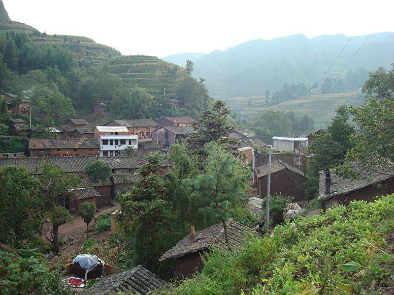 龍家丫口村(雲南宣威市樂豐鄉下轄村) 龍家丫口村(雲南宣威市樂豐鄉下轄村)