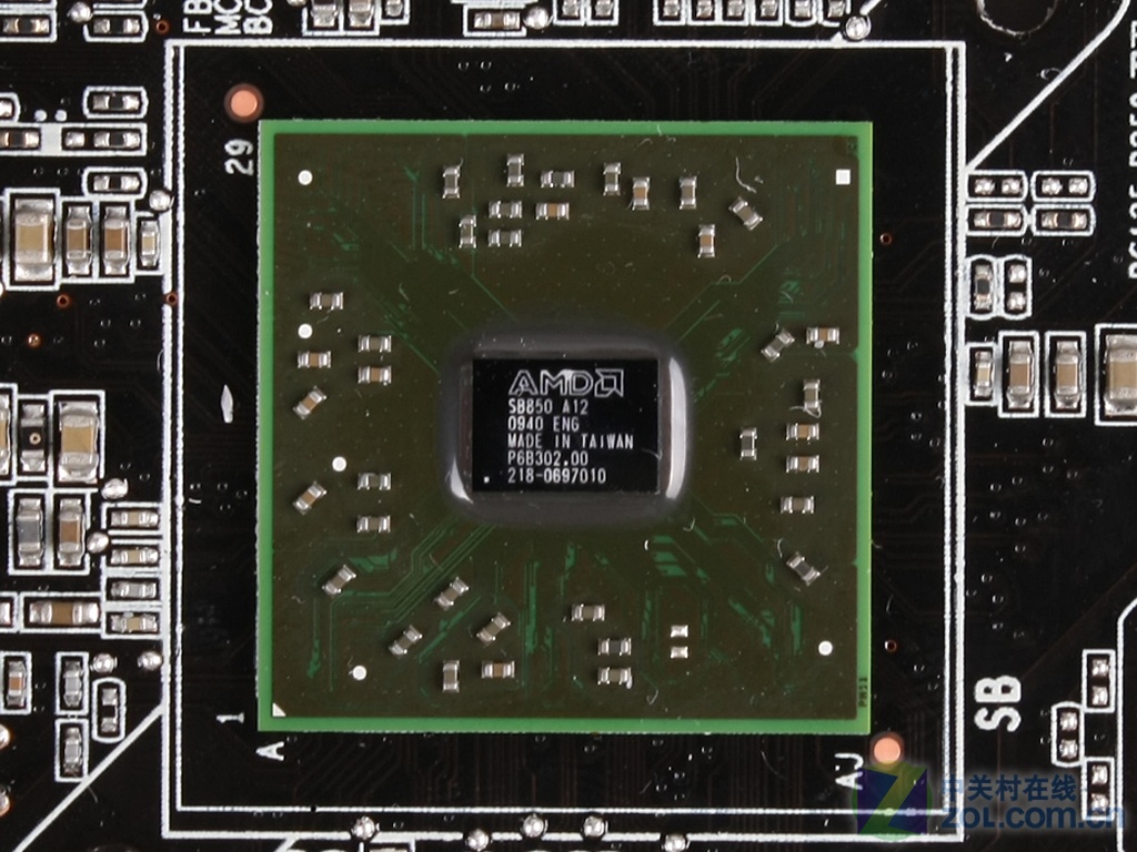890GX晶片組採用SB850南橋晶片