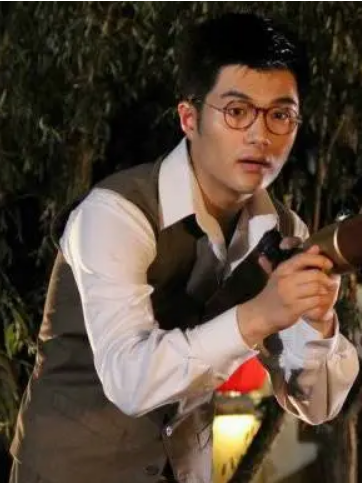 劉和謙(家族情感劇《鎖夢樓》中的角色)