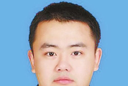 唐旭(綏寧縣寨市苗族侗族鄉扶貧辦主任) 唐旭(綏寧縣寨市苗族侗族鄉扶貧辦主任)