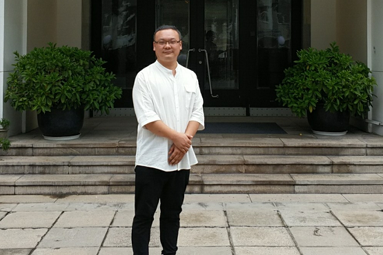 徐小東(中國陶瓷藝術家) 徐小東(中國陶瓷藝術家)