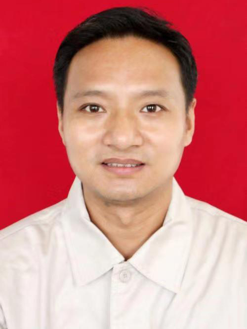 殷宏章(中國先鋒文藝作家學會常務副會長) 殷宏章(中國先鋒文藝作家學會常務副會長)