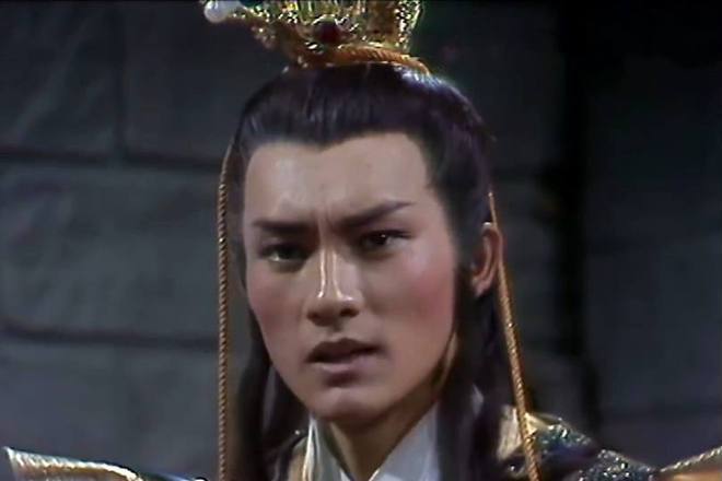 敖倫 敖倫