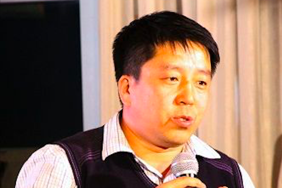 劉鳳海(中國工藝美術協會副秘書長、牙雕收藏家) 劉鳳海(中國工藝美術協會副秘書長、牙雕收藏家)