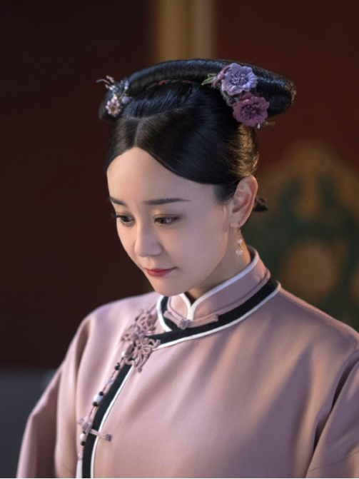 容兒(電視劇《末代廚娘》中的女主角) 容兒(電視劇《末代廚娘》中的女主角)