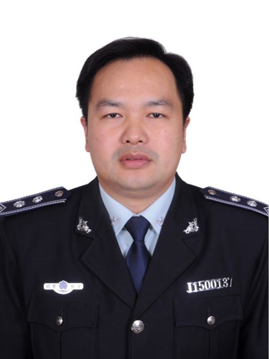 胡飛(潛江市城市管理執法局黨組成員、副局長) 胡飛(潛江市城市管理執法局黨組成員、副局長)