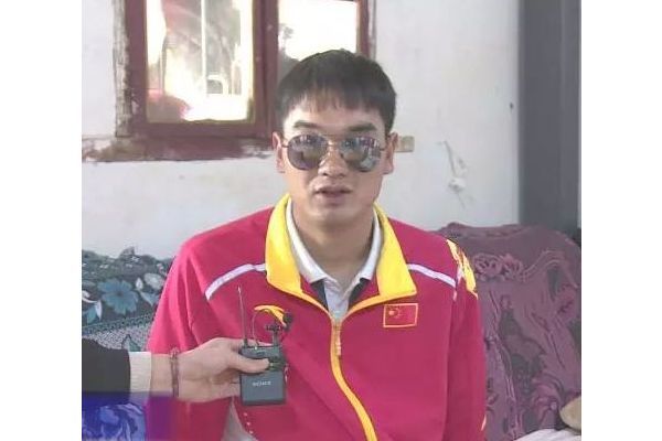 劉猛(中國盲人足球運動員) 劉猛(中國盲人足球運動員)
