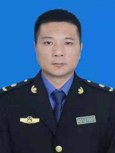 劉輝(湖南省懷化市漵浦縣城市管理和綜合執法局黨組書記、局長)