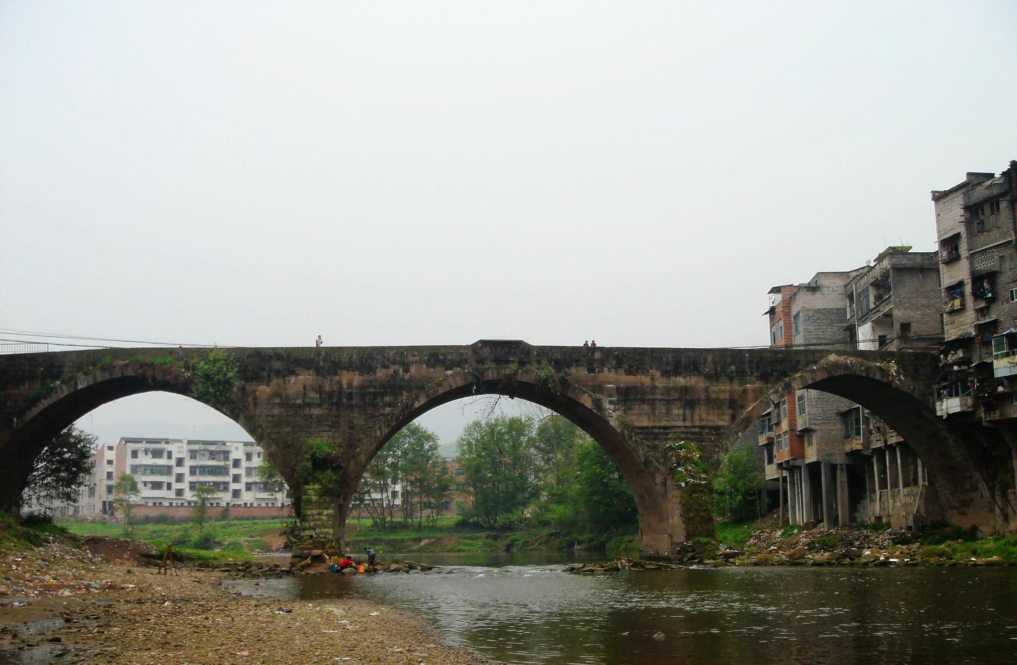 鐵鎖橋