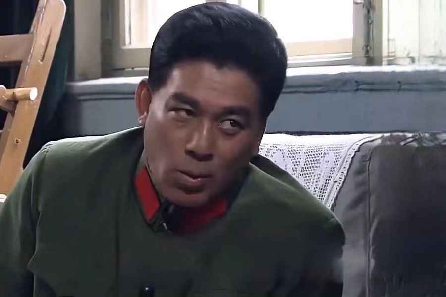 馬寶山(《軍旗飄揚》中馬八一的父親,軍區作戰部部長) 馬寶山(《軍旗飄揚》中馬八一的父親,軍區作戰部部長)