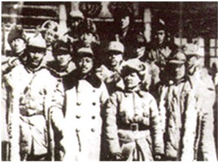 1940年2月，“晉西事變”後與新軍領導合影