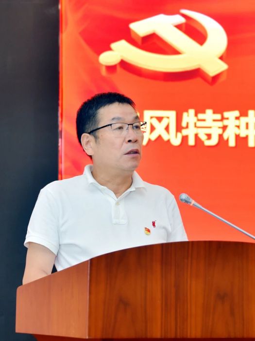 熊愛國(東風越野車有限公司原黨委書記) 熊愛國(東風越野車有限公司原黨委書記)
