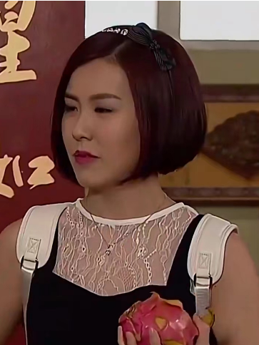 賀小美(《EU逾時任務》中的角色,由劉佩玥飾演) 賀小美(《EU逾時任務》中的角色,由劉佩玥飾演)