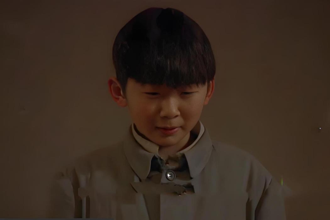 田小二(《穿越烽火線》中由李易辰飾演的角色) 田小二(《穿越烽火線》中由李易辰飾演的角色)